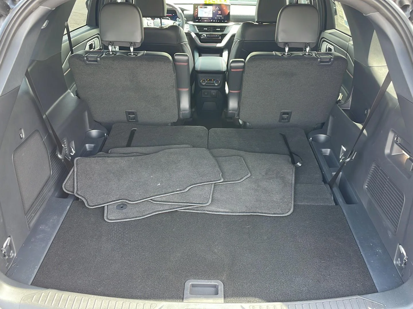 New 2026 Carbonized Gray Metallic Ford ST-Line image 30