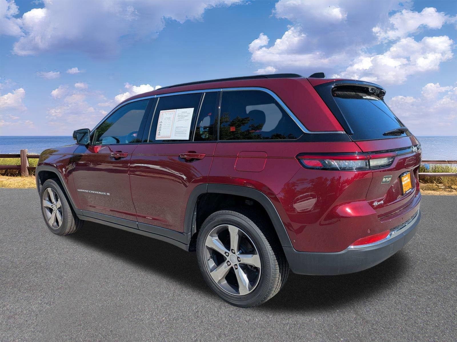 Used 2025 Velvet Red Pearlcoat Jeep Limited image 6