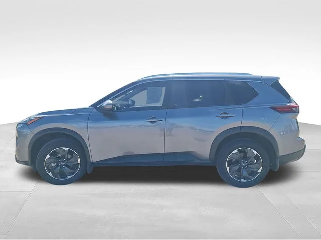 Used 2024 Gray Nissan SV image 5