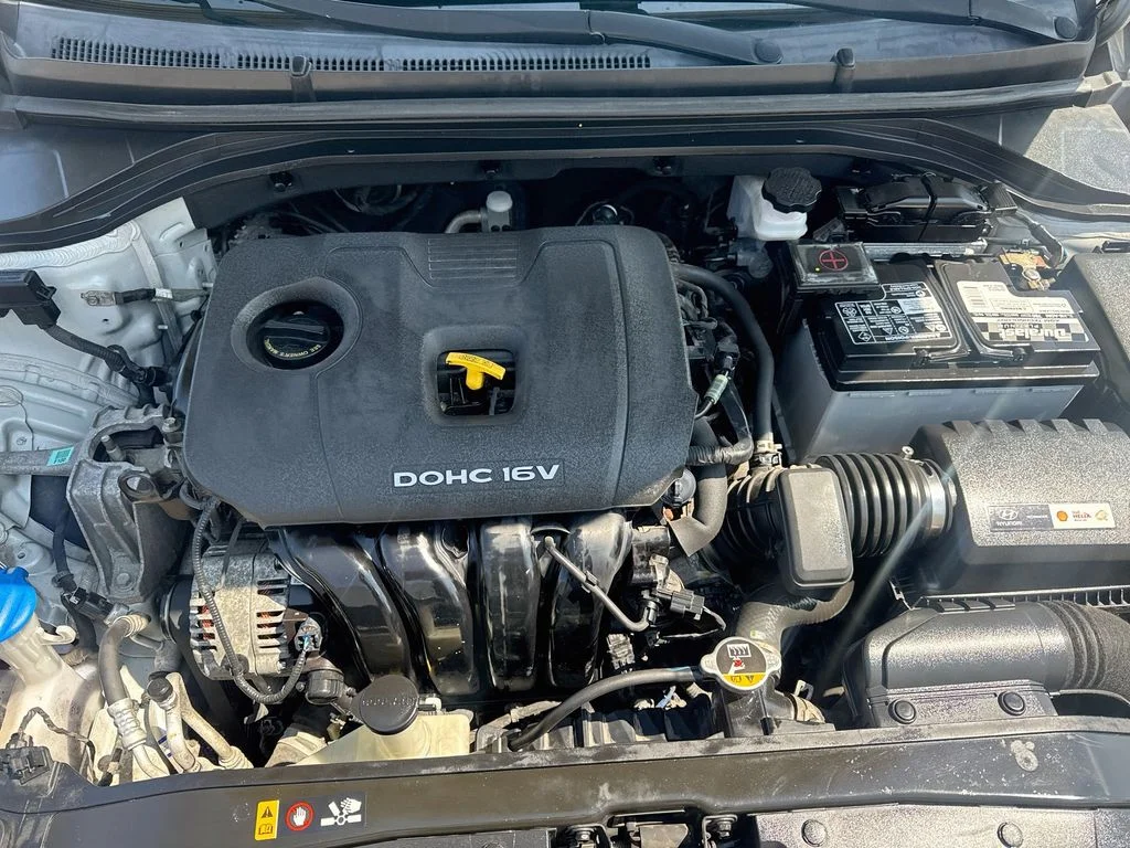 Used 2017 Silver Hyundai SE image 35