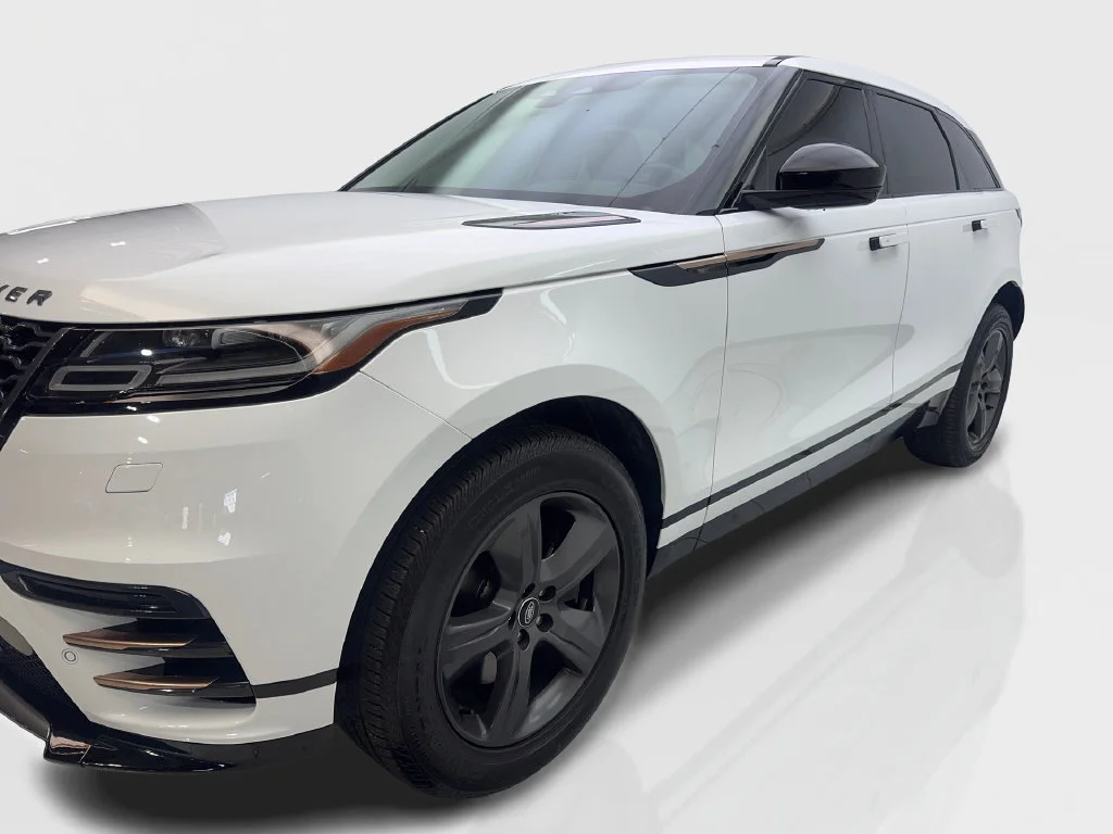 Used 2023 White Land Rover R-Dynamic S image 12