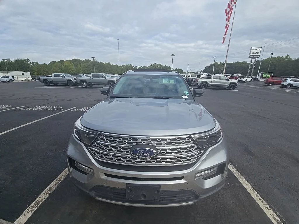 Used 2022 Iconic Silver Met Ford Limited image 17