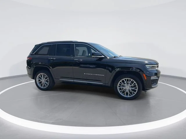 Used 2022 Black Jeep Summit image 9