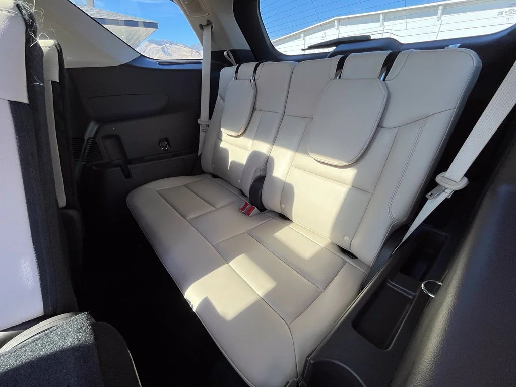 Used 2020  Ford Platinum image 16