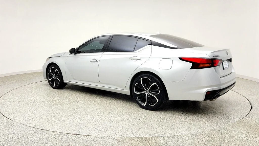 Used 2024 Brilliant Silver Metallic Nissan 2.5 SR Sedan w/ Premium Pkg feat. Moonroof image 7