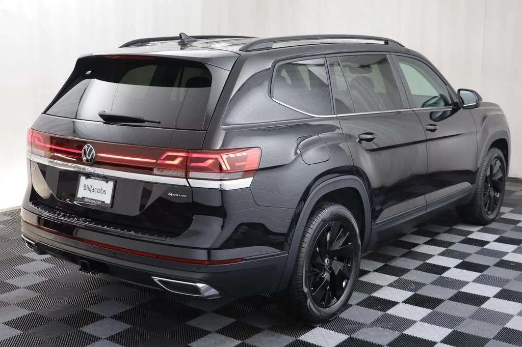 New 2026 Deep Black Volkswagen 2.0T SE w/Technology image 19
