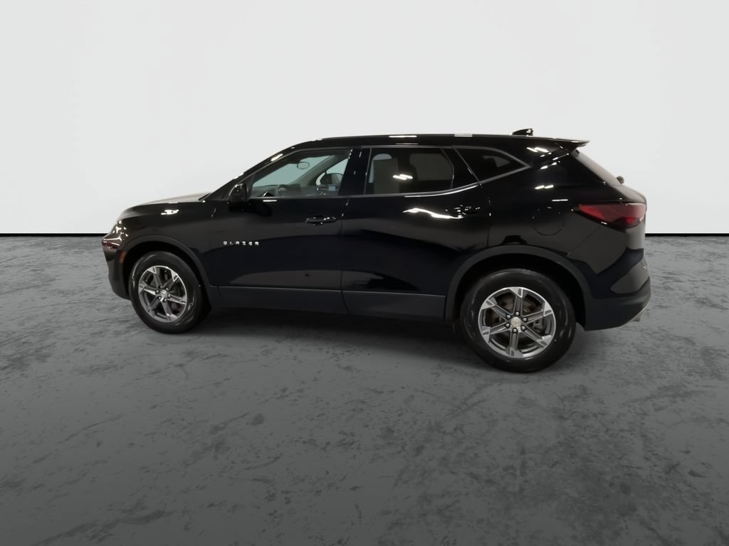 Used 2024 Black Chevrolet 2LT image 5