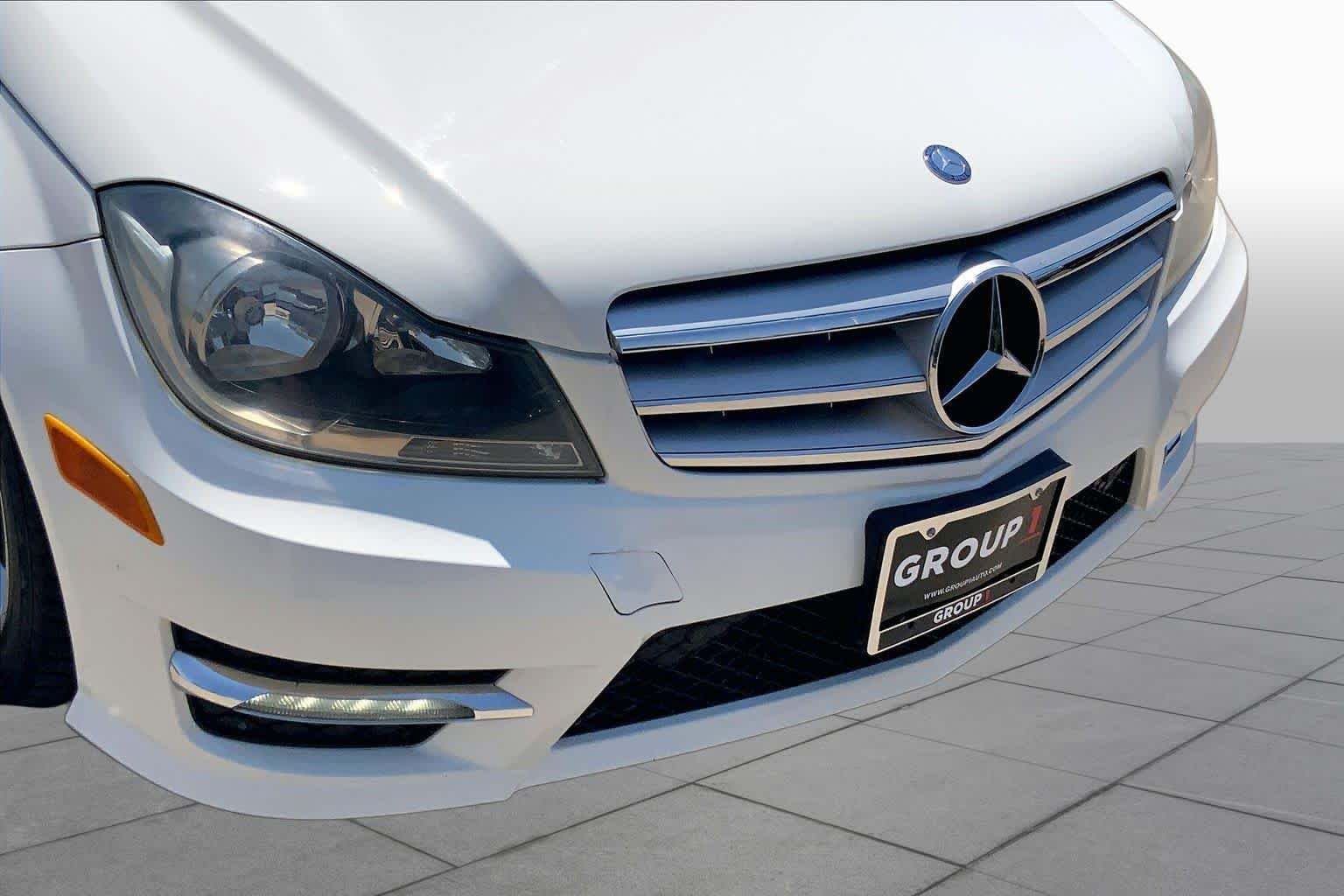 Used 2012 Arctic White Mercedes-Benz C 250 Luxury image 28