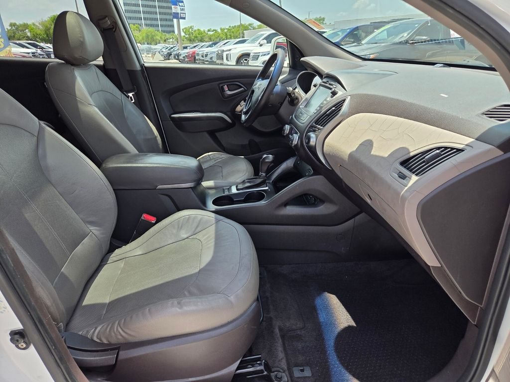 Used 2015 White Hyundai Limited image 16