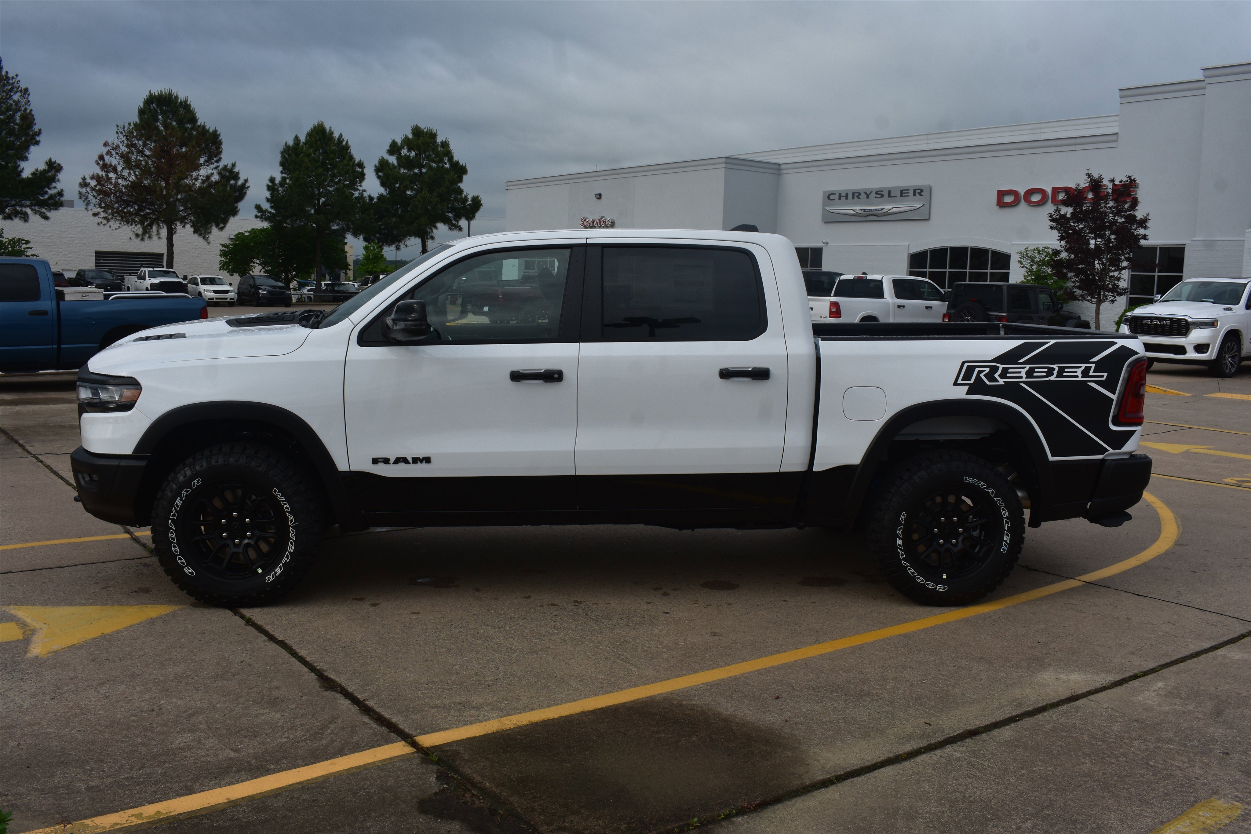 New 2026 Bright White Clear-Coat Exterior Paint RAM Rebel image 10