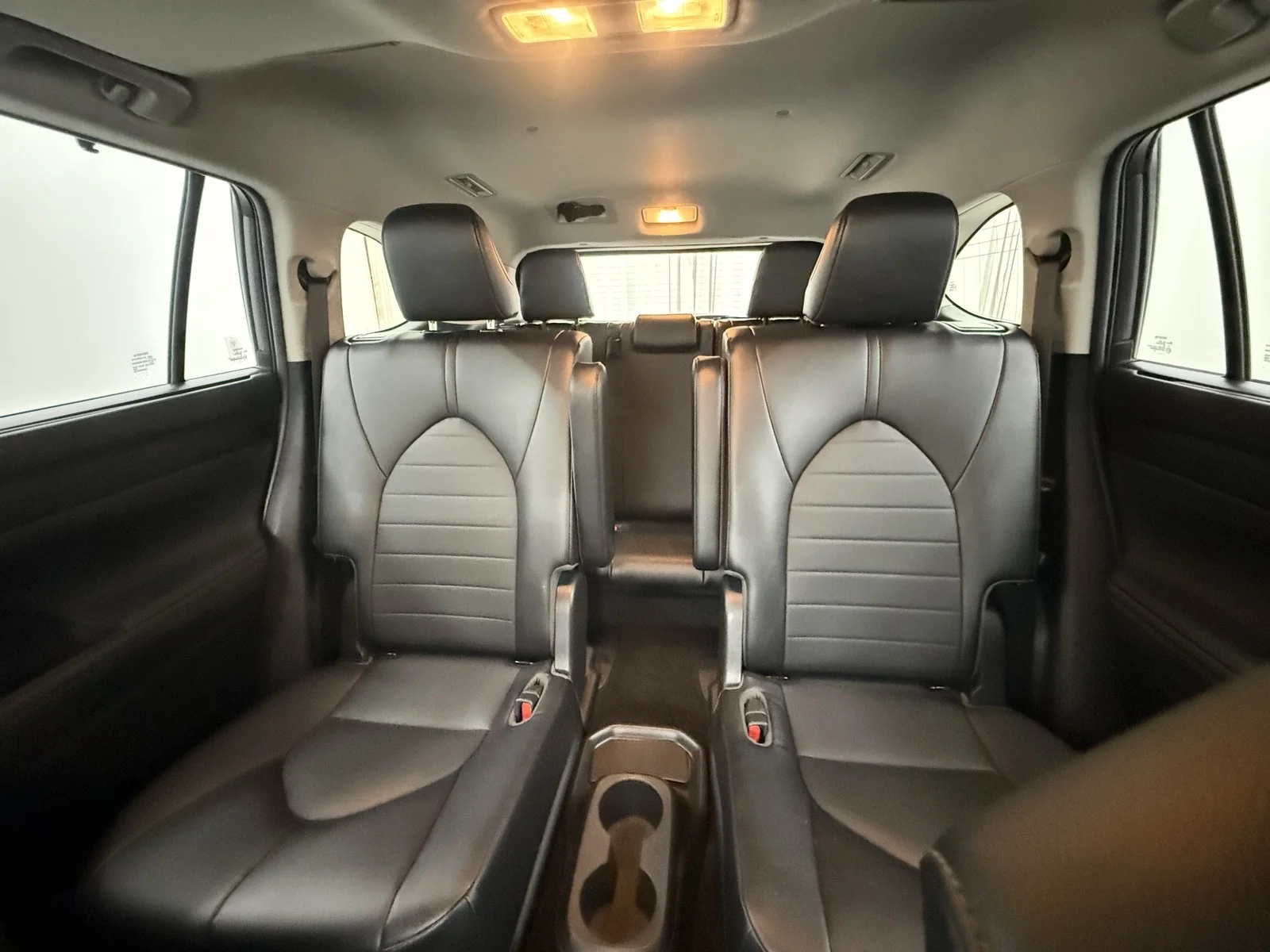 Used 2022 Magnetic Gray Metallic Toyota Hybrid XLE AWD image 16