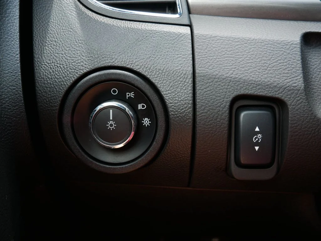 Used 2015  Ford SEL image 16