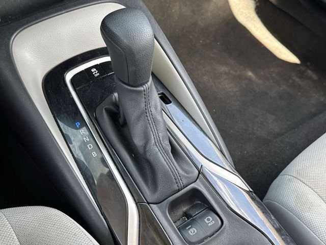Used 2020 Black Toyota L image 19