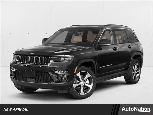 Used 2024 Silver Jeep  image 1
