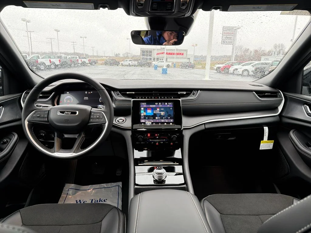 2025 Jeep Grand Cherokee L Altitude - Photo 12