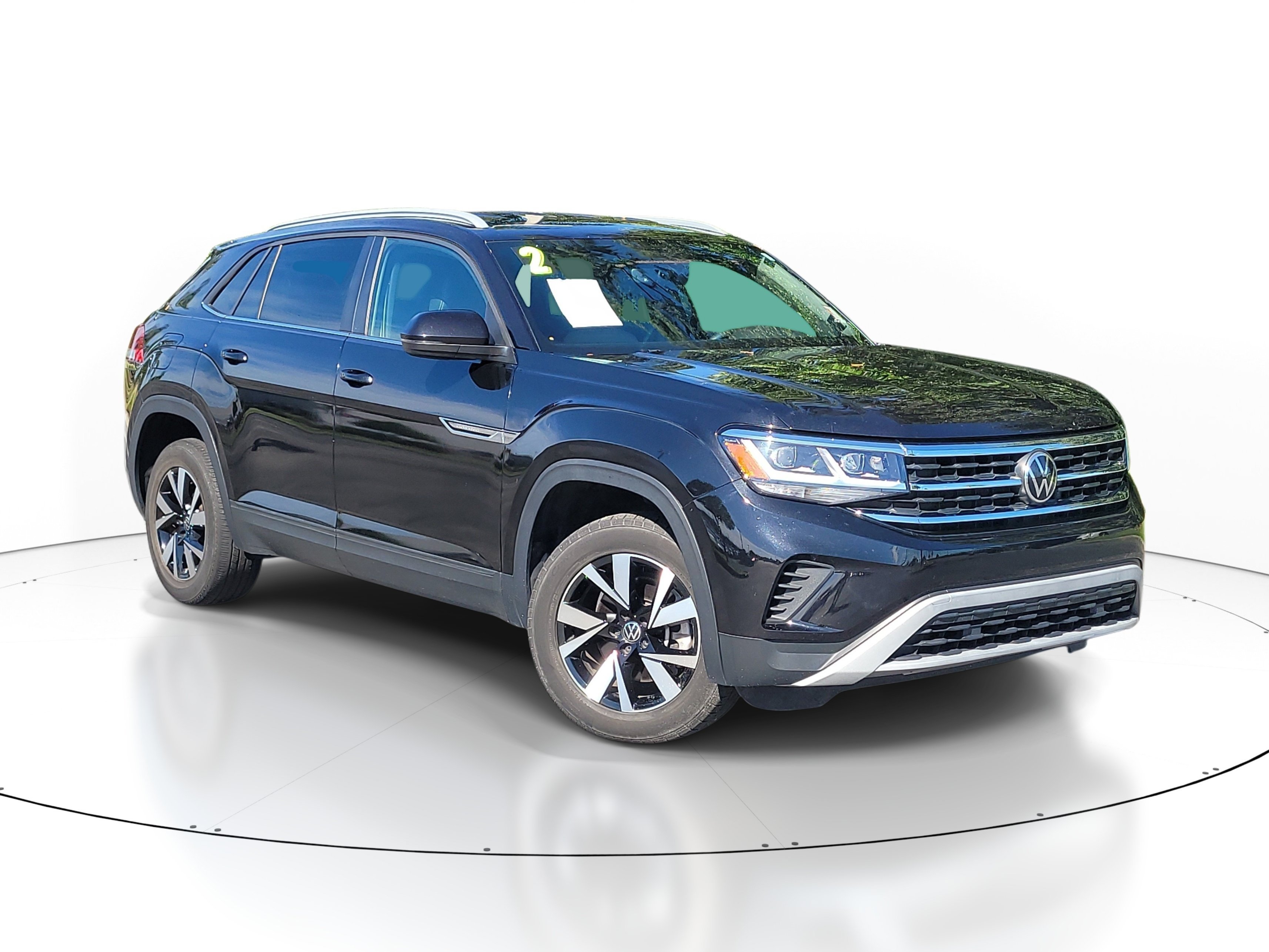 Used 2022  Volkswagen 2.0T SE image 1