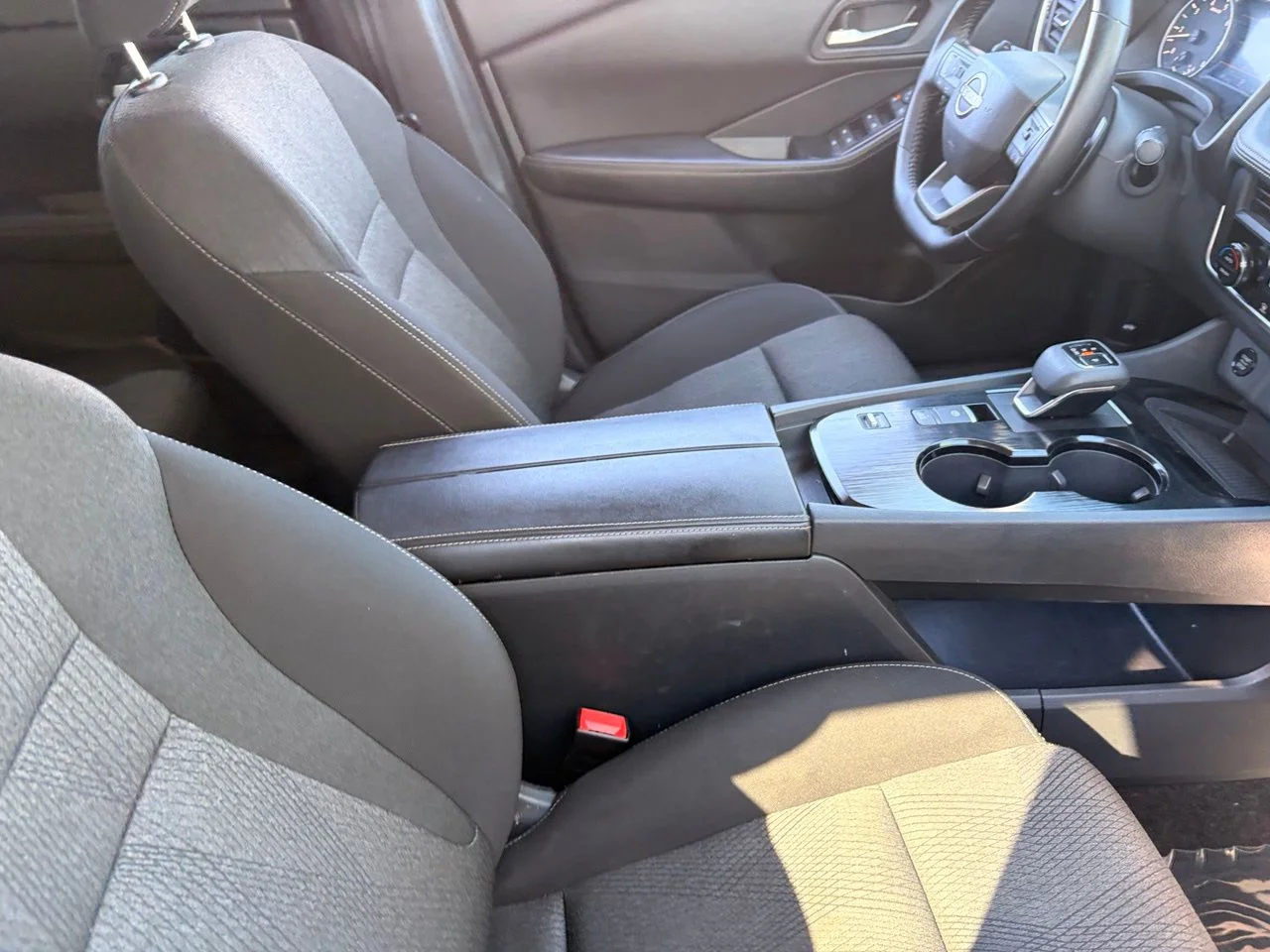 Used 2025 Deep Ocean Blue Pearl Nissan SV image 11
