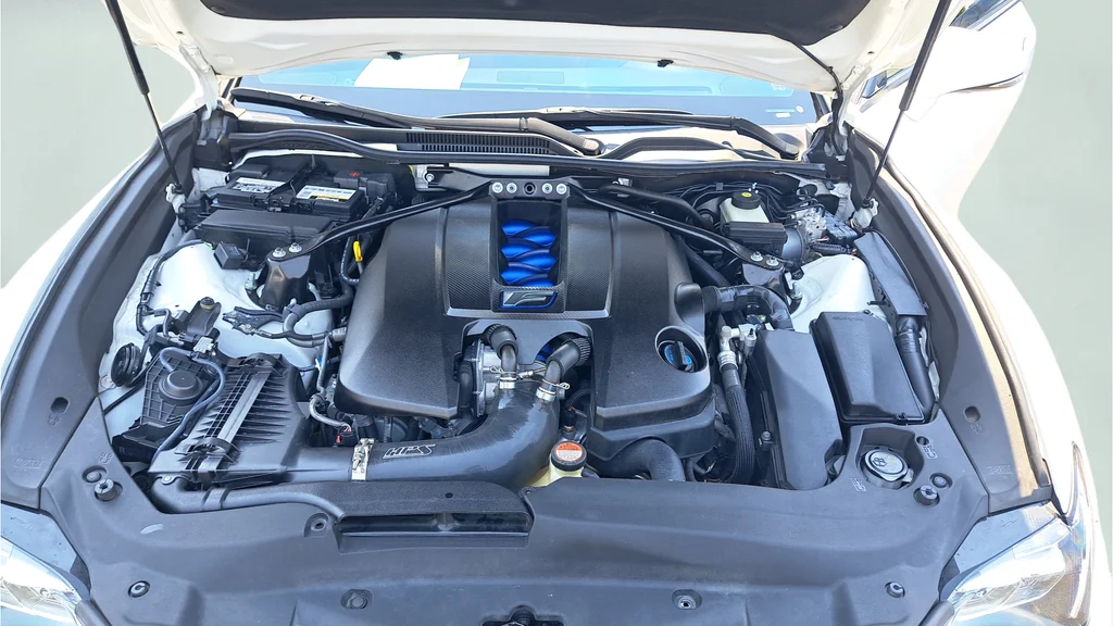Used 2015 White Lexus F image 27