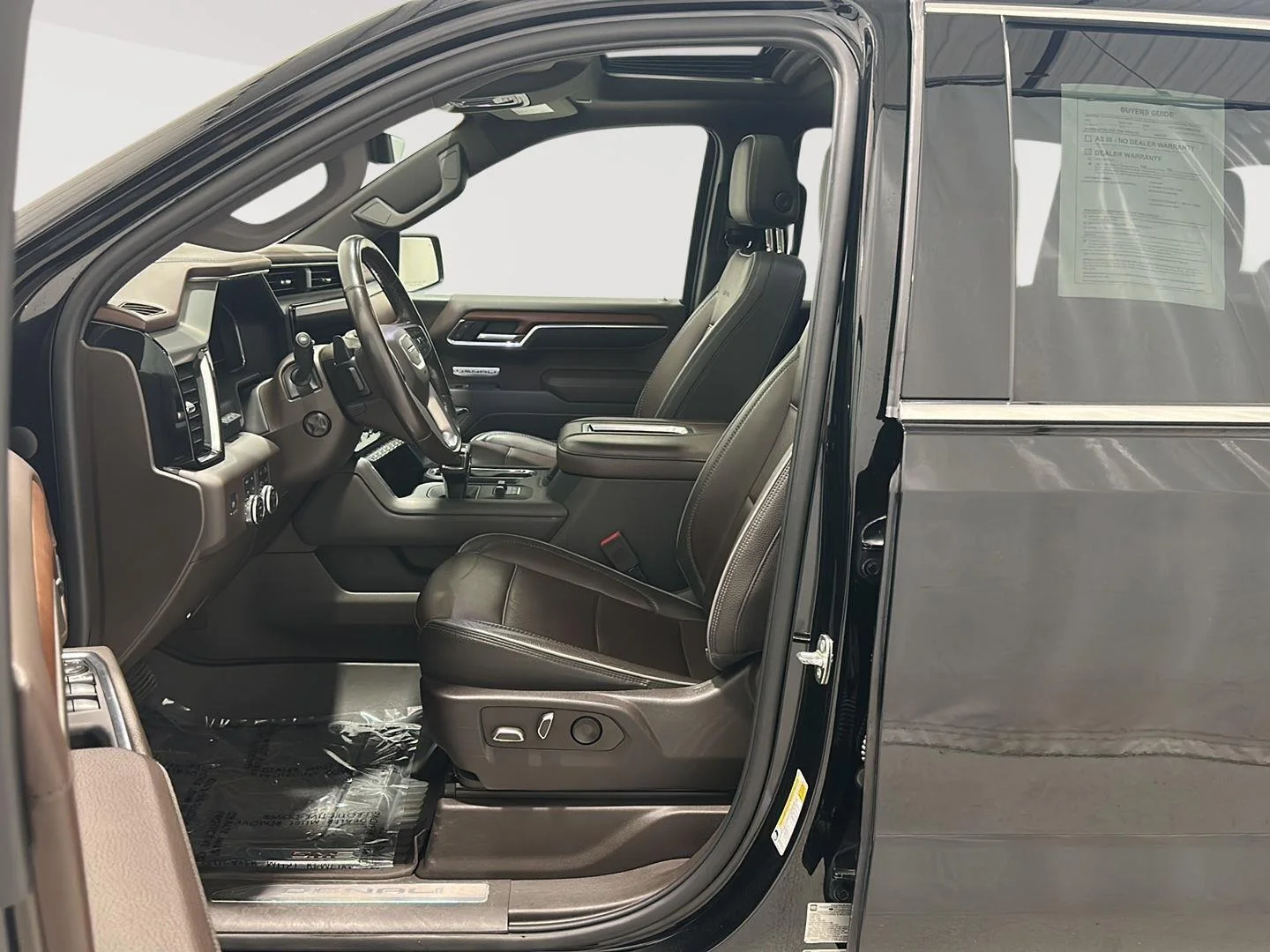 Used 2022 Onyx Black GMC Denali image 18