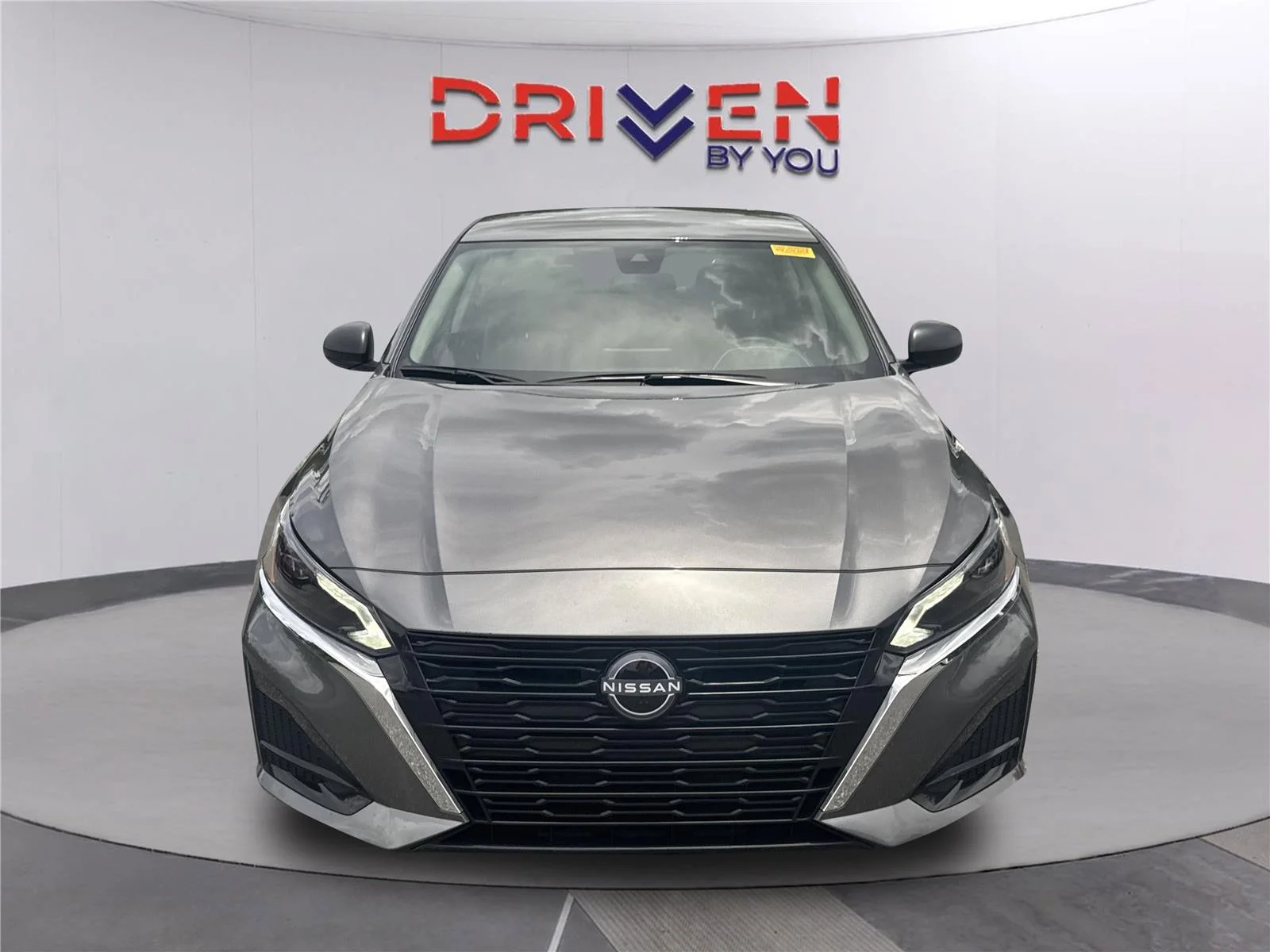 Used 2025 Gun Metallic Nissan SV image 37