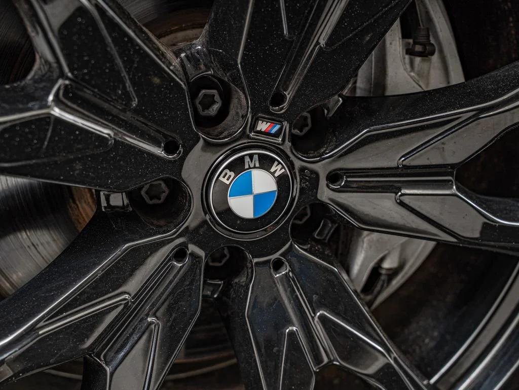 Used 2025 Black Sapphire Metallic BMW xDrive40i image 11