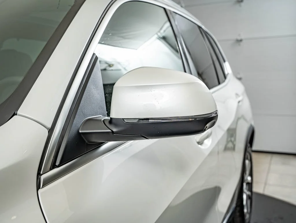New 2026 Mineral White Metallic BMW xDrive40i image 9