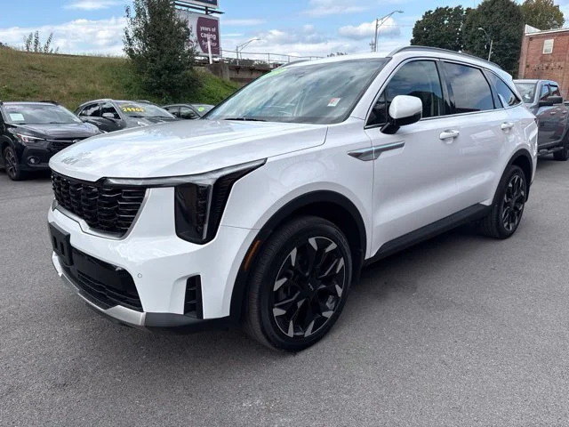 Used 2025  Kia X-Line EX image 5