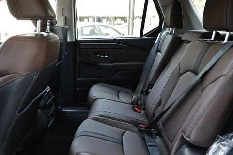 New 2026 Platinum White Pearl Honda Touring image 30