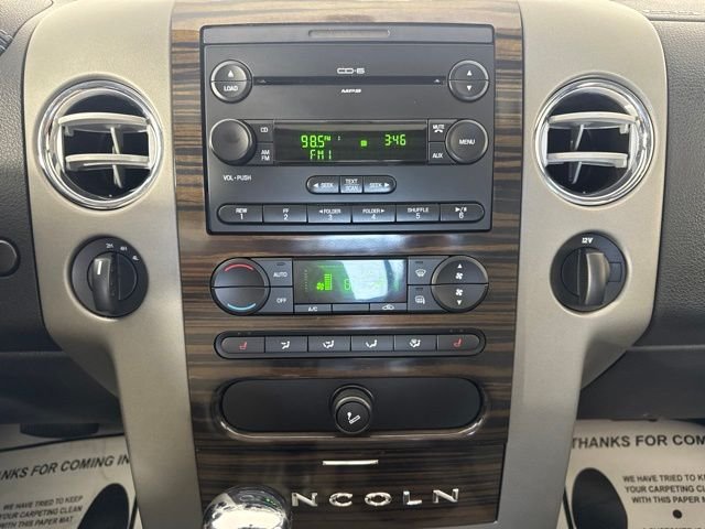 Used 2007  Lincoln Base image 15