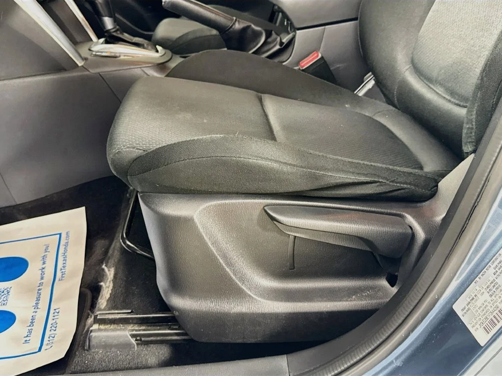 Used 2015 Blue Reflex Mica Mazda Sport image 21