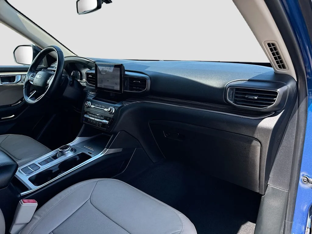 Used 2020 Blue Ford Limited image 34