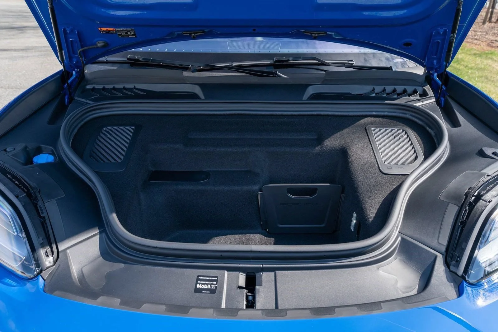 2026 Porsche Macan Base - Photo 18