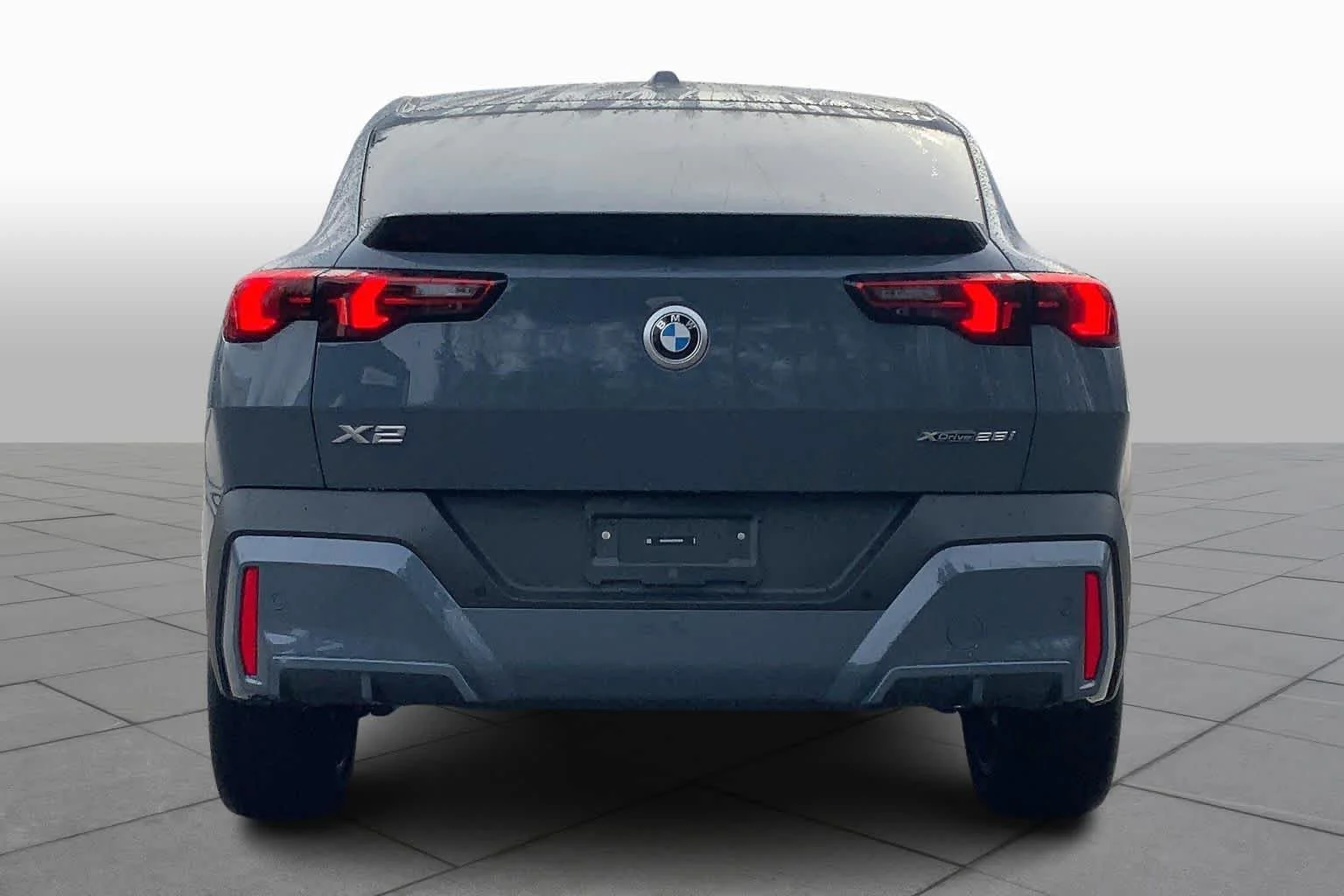 Used 2026 Storm Bay Metallic BMW xDrive28i image 4