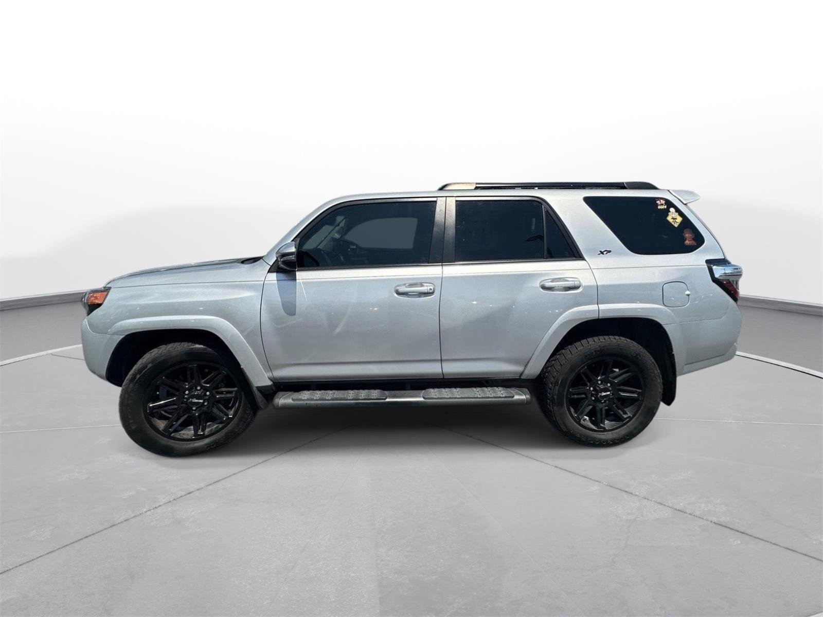 Certified Used 2022 Classic Silver Metallic Toyota SR5 Premium image 9