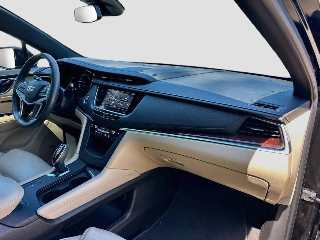 Used 2017 Black Metallic Cadillac Luxury image 31