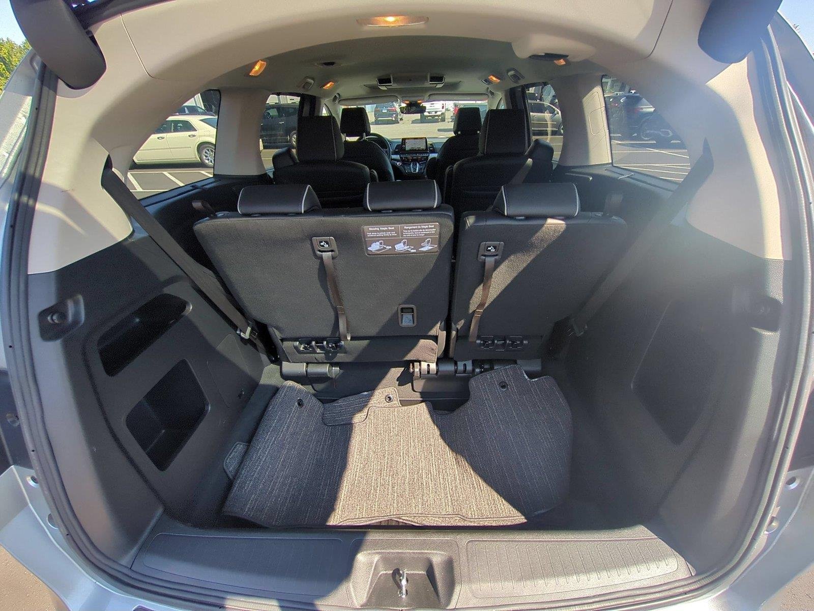 Used 2025 Solar Silver Metallic Honda Touring image 38