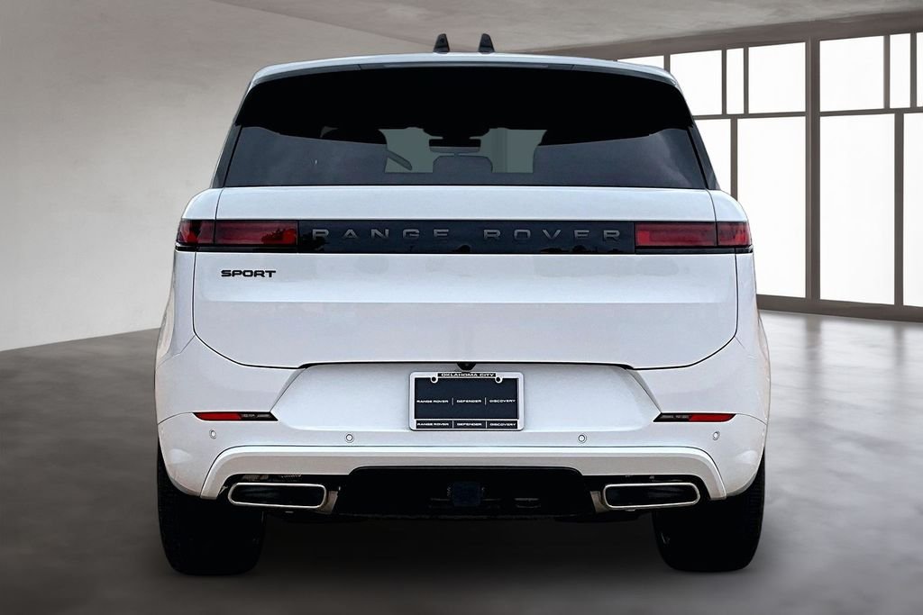 New 2026 Fuji White Land Rover Dynamic SE image 4