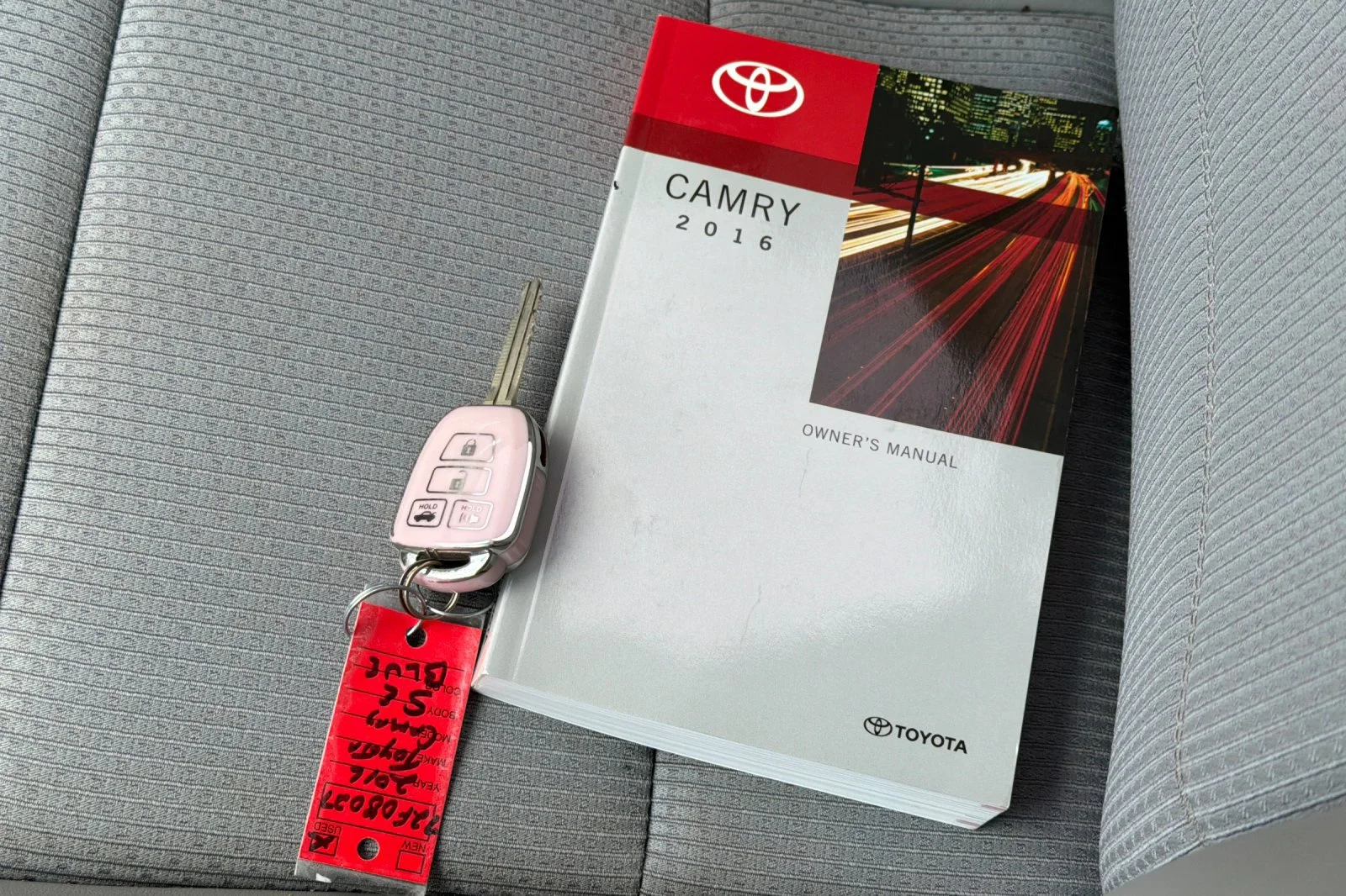 Used 2016 Gray Toyota SE image 11