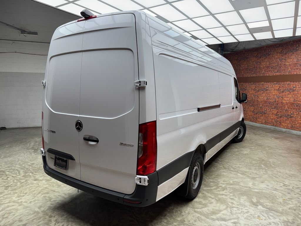 New 2026 White Mercedes-Benz Cargo 170 WB image 5