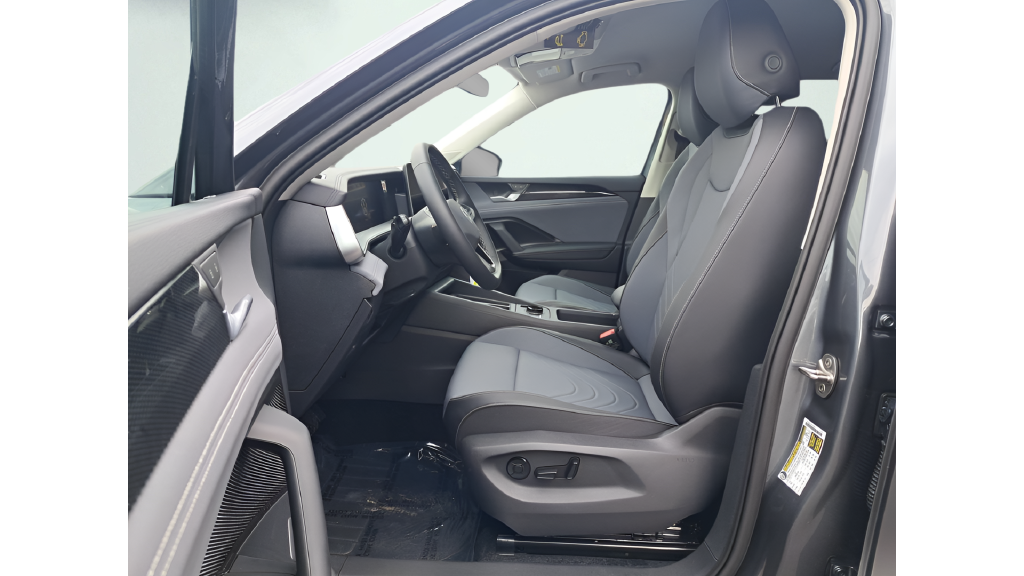 2025 Volkswagen Tiguan SE - Photo 8