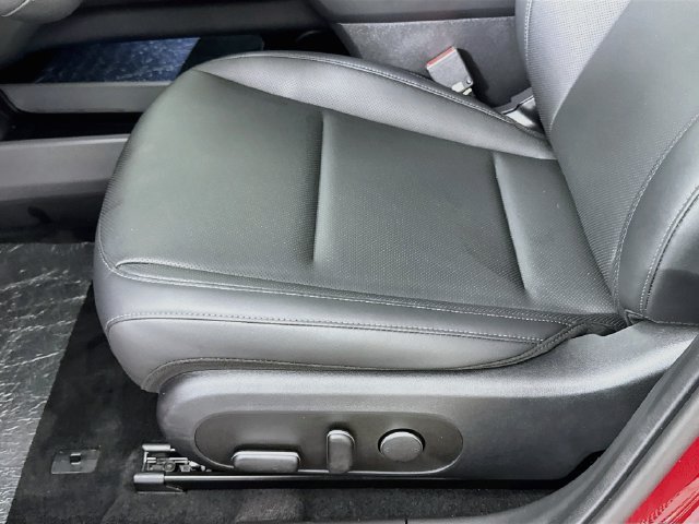 Certified Used 2025 Red Hyundai SEL image 31
