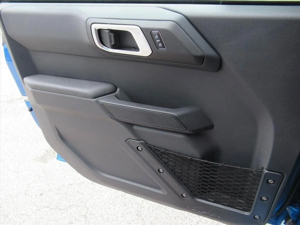 2025 Ford Bronco 4-Door Base - Photo 25