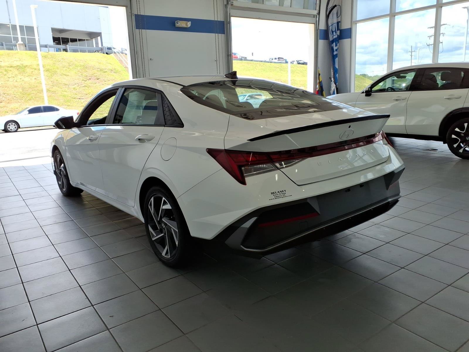 2025 Hyundai Elantra Blue - Photo 7