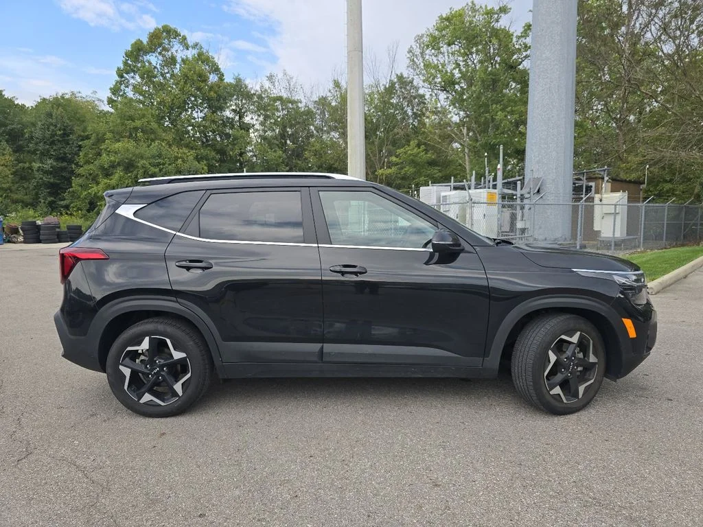 Used 2024 Black Kia EX image 16