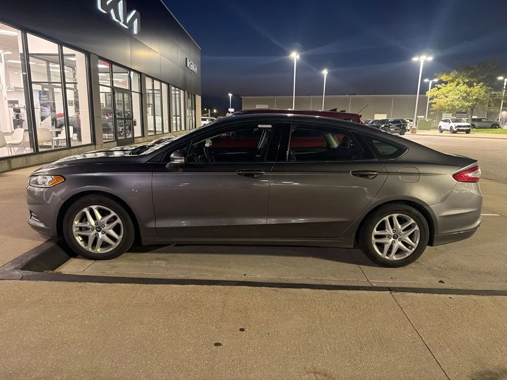 Used 2013 Gray Ford SE image 4