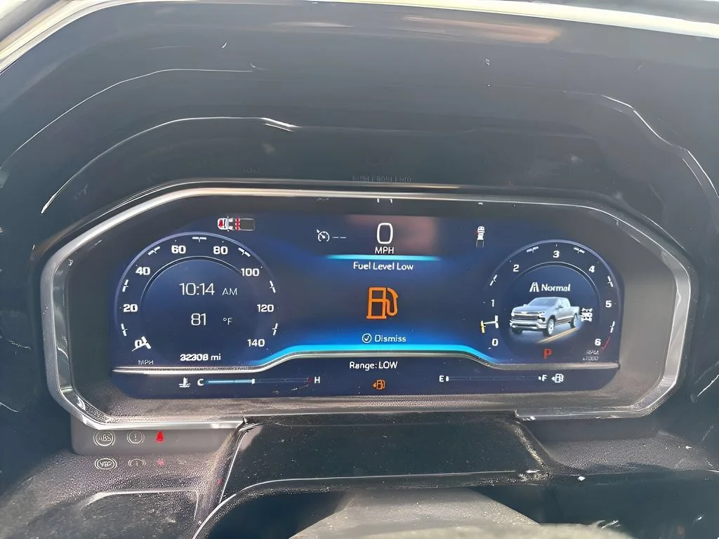 Used 2024 Summit White Chevrolet LT image 10
