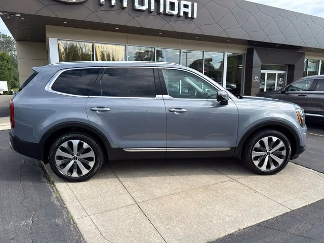 Certified Used 2021 Silver Kia EX image 22