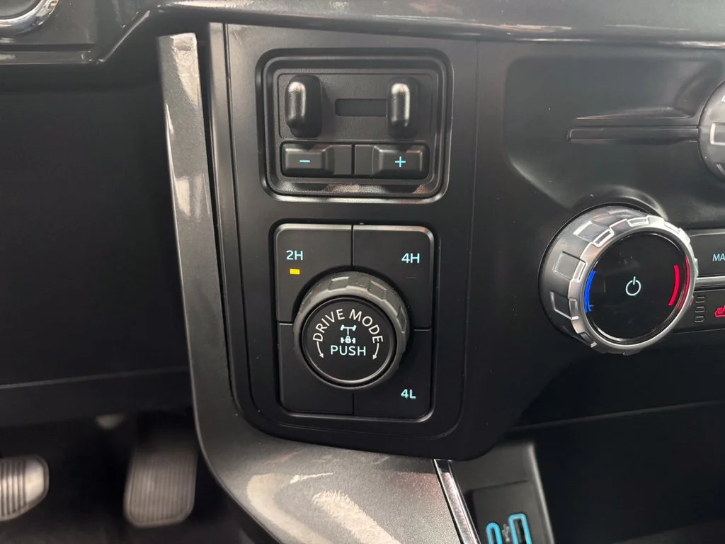 Used 2023 Black Ford XLT image 28