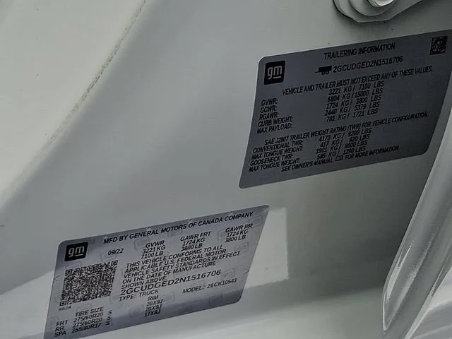 Used 2022 SUMMIT WHITE Chevrolet LTZ image 29
