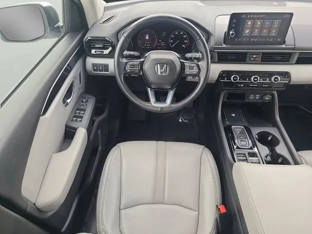 Used 2023 White Honda EX-L 8 Passenger image 13